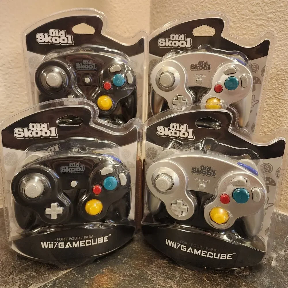 4 Gamecube Controllers - Black & Silver/Platinum (NEW) - Nintendo - Old Skool